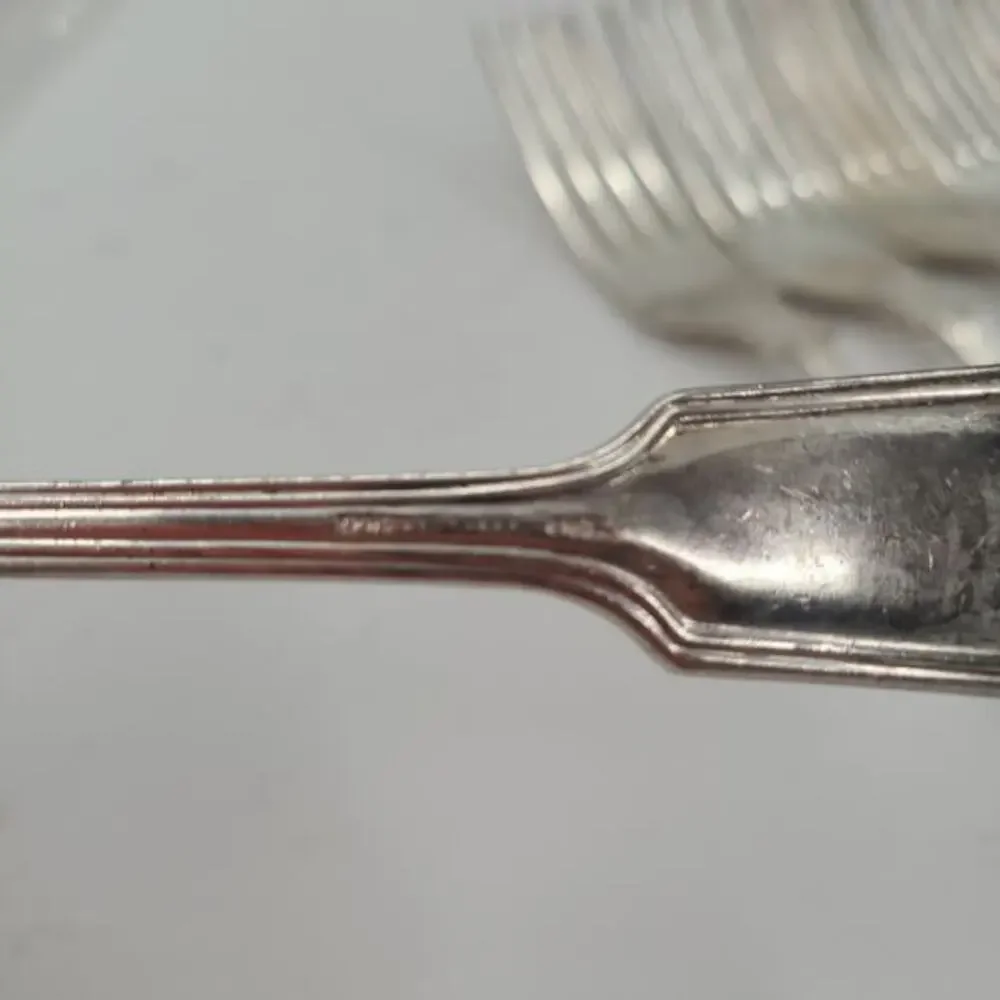 Sheffield England Antique Silver Plate Fiddle Thread and Shell 6 Dinner Fork 2-2